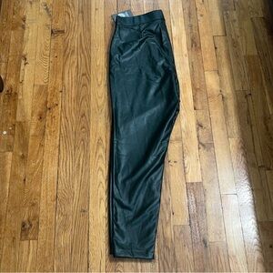 Vince Camuto Women Faux-Leather Skinny Pants 
Color: 288 DK Willow
Size: Large